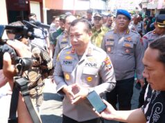 Dari Pintu ke Pintu Kapolda Jatim Kunjungi Warga Melalui Jum’at Curhat dan Jum’at Berkah