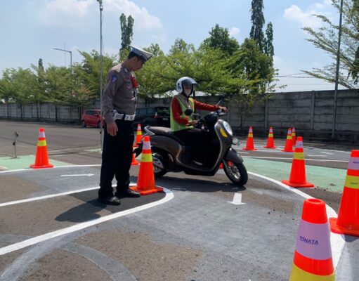 Satlantas Polresta Mojokerto Sosialisasikan Lintasan Baru Ujian Praktik SIM C