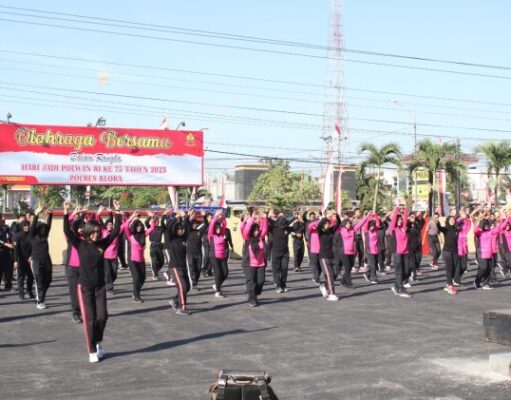 Kapolres Blora Pimpin Apel Pagi Lanjut Olah Raga Bersama Hari Jadi Polwan Ke-75