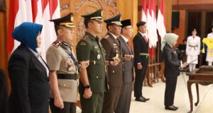 Bersinergi Sukseskan Hari Kemerdekaan, Forkopimda Kota Mojokerto Kukuhkan Pasukan Pengibar Bendera Pusaka