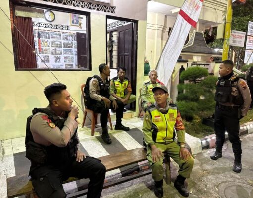 Patroli Dialogis Tim Sparta Polresta Surakarta Sambangi Linmas Kelurahan Terdekat
