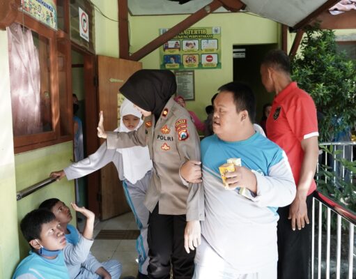 Sambut HUT Polwan ke -75, Polres Ponorogo Gelar Bakti Kesahatan Untuk Pelajar SLB