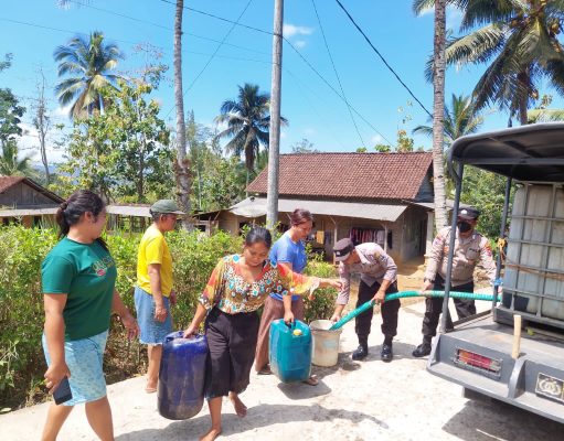 Polisi Rutin Laksanakan Patroli Sambang Tirta Warga Trenggalek Sumringah
