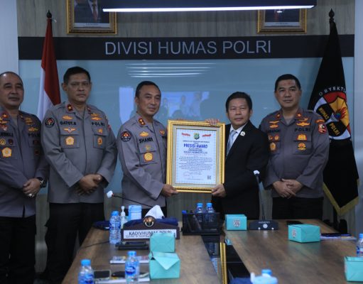 Divhumas Polri Raih Presisi Award Atas Prestasi Strategi Komunikasi Publik
