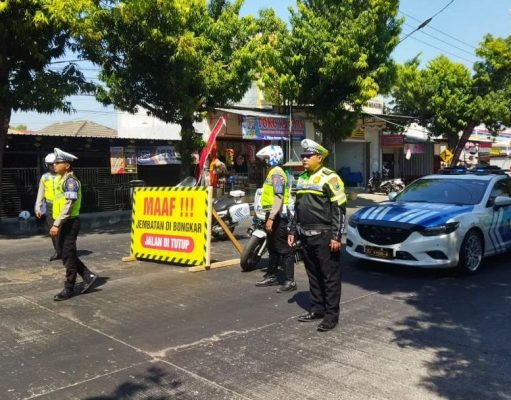 Polisi Siapkan Jalur Alternatif Selama Penutupan Jembatan di Jalan Wijaya Situbondo