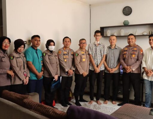 Uluran Tangan Kapolri Jenderal Pol. Listyo Sigit Kepada Mahasiswa Korban Jeratan Kabel Optik