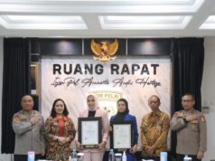 Irjen Pol. Andhi Hartoyo dan Irjen Pol. Asep Adi Saputra Terima Penghargaan KPLB dari Kapolri