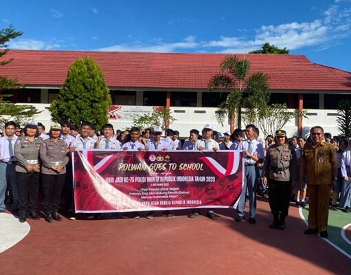“Polwan Goes To School” Polwan Polda Sulut Ajak Pelajar Bijak Bermedia Sosial