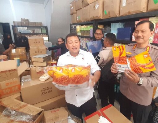 Polisi Gerebek Gudang Obat Asal Tiongkok yang Tidak Memiliki Izin Edar