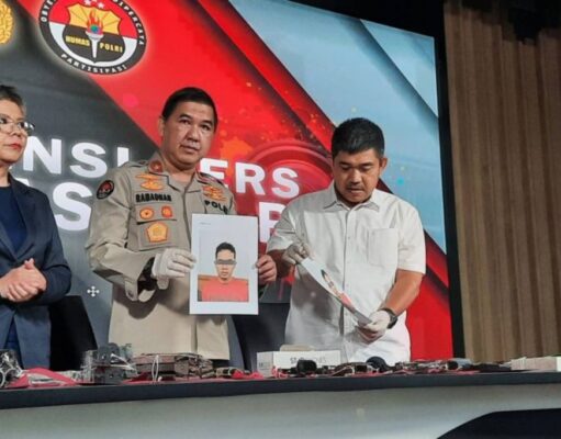 Polri Tahan Terduga Teroris Terkait ISIS dan Sita 16 Senjata