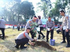 Cetak Rekor Tanam 21 Juta Pohon, Polri Raih Dua Penghargaan dari MURI