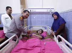 Jelang Operasi, Kapolda Jatim Beri Semangat Cyntya Gadis Viral Penjual Peyek di Surabaya