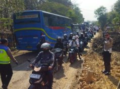 Akibat Para Supir Bus Ngeblong, Arus Lalu Lintas Jalur Purwodadi – Blora Macet