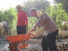 Polisi RW Polres Grobogan Bantu Pembangunan Jembatan Warga