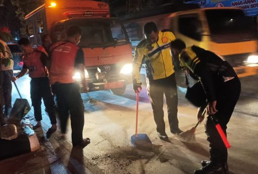 Langkah Cepat Satlantas Polres Grobogan Tangani Tumpahan Solar