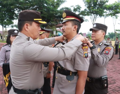 Kapolres Pimpin Sertijab Kasat Reskrim Dan Kabag Ops Polres Simalungun Di Aula Mako Polres