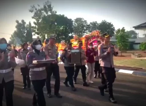 Kapolres Karawang Beserta Anggotanya Datangi Markas Pasukan Tengkorak Kostrad TNI