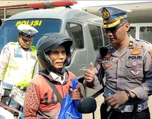 Kasroni Merasa Bahagia Ketika Diberhentikan Anggota Satlantas Polrestabes Semarang