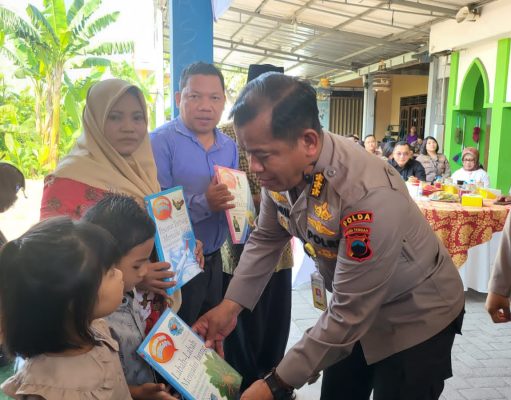 SDM Polda Jateng Bagikan Buku Edukasi Untuk Murid PAUD Dan TK Di Yayasan Kasih Ibu Semarang