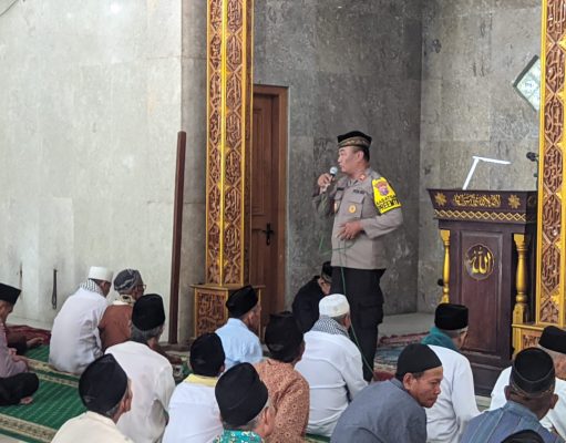 Gelar Jumat Curhat, Polresta Mojokerto Berikan Himbauan Siskamtibmas