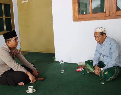 Dari Pintu ke Pintu, Kapolres Situbondo Kunjungi Tokoh Agama Untuk Pemilu Damai