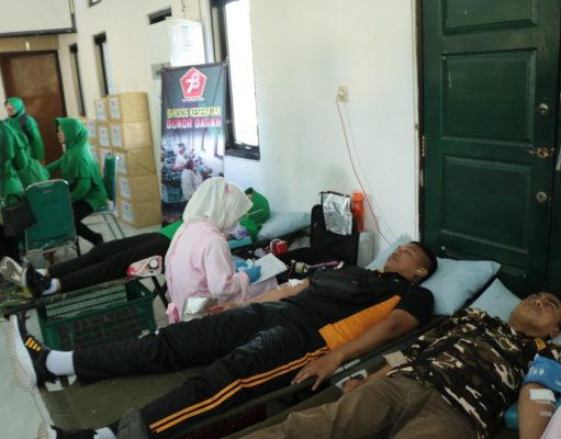 Soliditas Sinergitas, Anggota Polresta Sidoarjo Turut Donor Darah di Kodim 0816