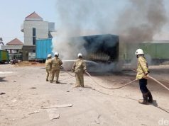 Polsek Gayamsari Cek Lahan Terbakar Hanguskan Truk Terparkir Di Halaman Kosong