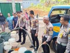 Jajaran Satlantas Polres Bogor Beri Bantuan 80 Ribu Air Bersih Bagi Warga