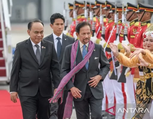 Sultan Brunei Hassanal Bolkiah dan Rombongan Tiba di Jakarta Untuk KTT ASEAN