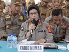 Kabid Humas Polda Lampung Gelar Konferensi pers di Kecamatan Anak Tuha Terkait Sengketa Lahan PT BSA