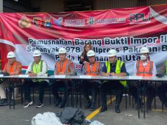 Polda Kaltara Bongkar Penyelundupan Baju Bekas Dari Malaysia