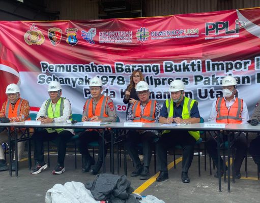 Polda Kaltara Bongkar Penyelundupan Baju Bekas Dari Malaysia