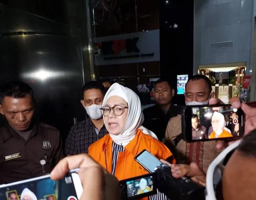 KPK Tahan Karen Agustiawan Mantan Dirut Pertamina Sebagai Tersangka Korupsi LNG