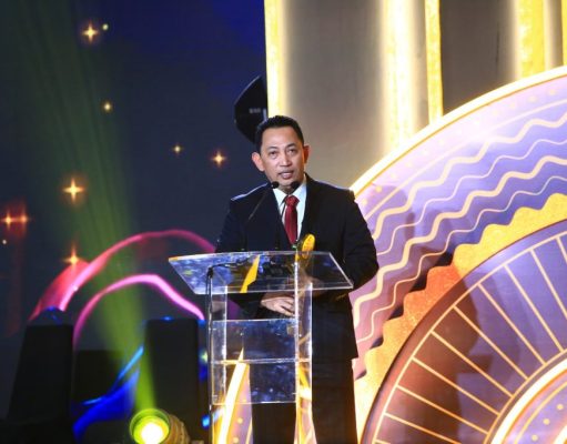 Dianugerahi Tokoh Transformasi Pelayanan Polri, Ini Kebijakan Kapolri