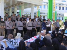 Polres 50 Kota Amankan Aksi Damai Mahasiswa Politeknik Pertanian Negeri Payakumbuh dalam rangka Hari Tani Nasional