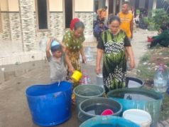 Polsek Bojong Sari Membantu Air Bersih ke Warga Duren Mekar