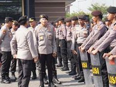 Kapolresta Sidoarjo Mendampingi Kakor Sabhara Baharkam Polri Dalam Rangka Cek Kesiapan Personil OPS Mantap Brata