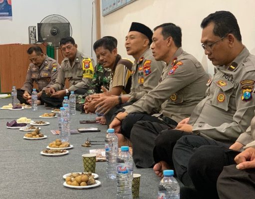 Kasat Binmas Polrestabes Kunker Ke Polsek Tegalsari Dilanjutkan Cangkrukan Bersama Warga