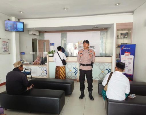 Polsek Kragan Polres Rembang Sambang Perbankan Sampaikan Himbauan Waspada Penipuan Via Whatsapp