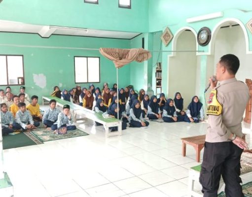 Giat Bhabinkamtibmas Polres Salatiga Sosialisasi Anti Bullying Di MTS Yasinta