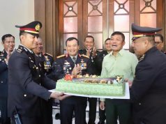 Surprise untuk HUT TNI ke 78, Kapolda Jateng Kunjungi Rumah Dinas Pangdam IV/Diponegoro