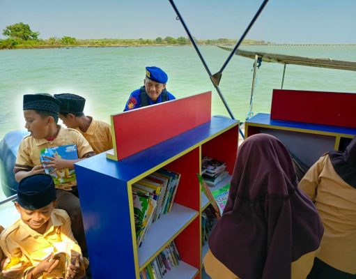 Cerdaskan aset bangsa, Dua Kapal Polisi Disulap Jadi Perpustakaan Terapung