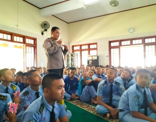 Polresta Magelang Berikan Binluh di SMK Muhammadiyah 2 Mertoyudan