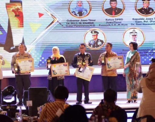 Inisiator Komitmen Tertinggi Pemulihan Dampak Pandemi Covid-19, Irjen Pol Dr.Toni Raih Penghargaan