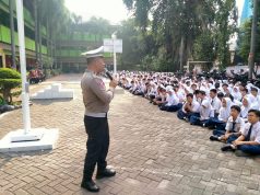 Polisi Sosialisasi Keselamatan Berlalu Lintas dan Kenakalan Remaja di Sekolah