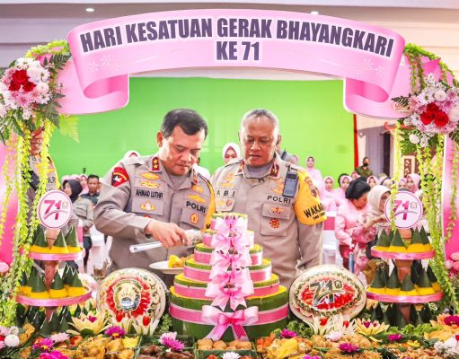 Kapolda Jateng Sebut Bhayangkari Berperan Penting Sebagai Cooling System Selama Pemilu 2024