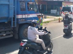 Anggota Polantas Lhokseumawe Berikan Teguran Pelanggar Wujudkan Kamseltibcarlantas