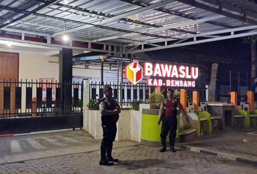 Personil Sat Samapta Polres Rembang Gelar Patroli Presisi Di Kantor Bawaslu