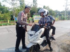 Pengendara Motor Dibawah Umur Diberi Teguran Kanit Regident Satlantas Polres Rembang