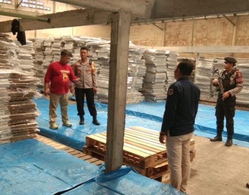 Sat Samapta Polres Grobogan Gelar Pengecekan Gudang Logistik KPU Jelang Pemilu 2024